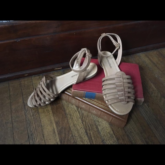 NEW Modcloth “Peeps Me On My Toes” sandals - Picture 2 of 2